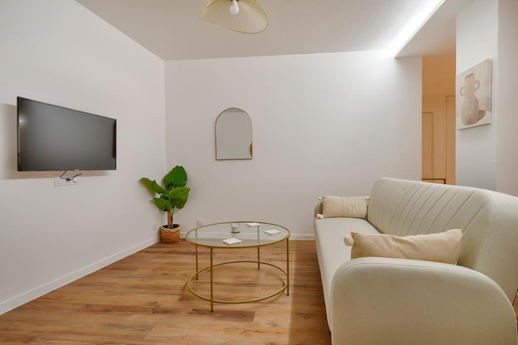 Welcome To Forest House Marly-le-Roi Buitenkant foto